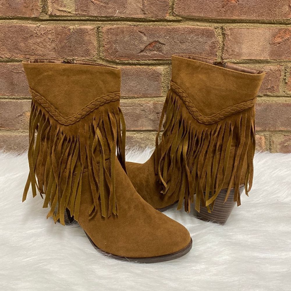 Breckelle’s Tan Fringe Heather Bootie Size 6.5